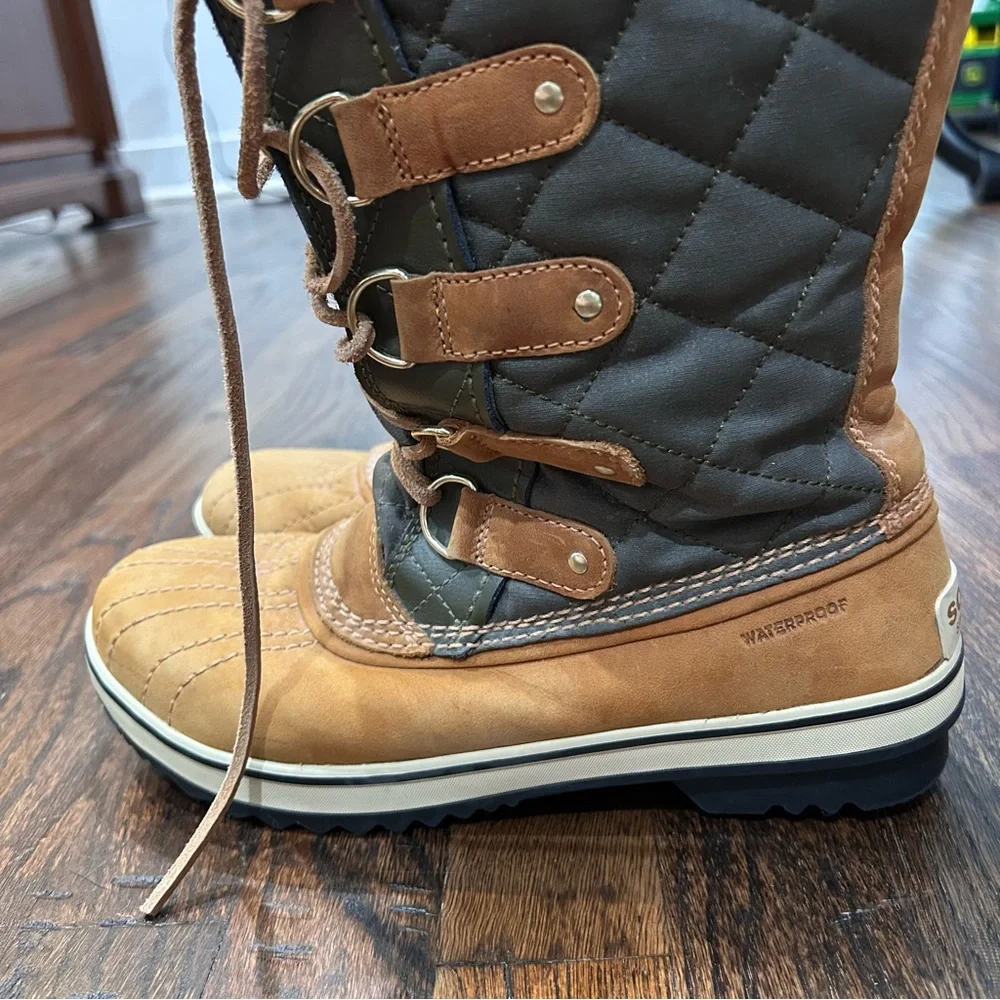 Sorel Tofino Women Sz 9 Lace-Up Boots Winter Camel/Green